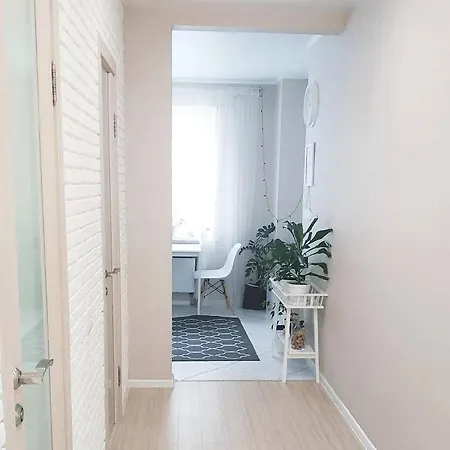 Milano Apt Ferra